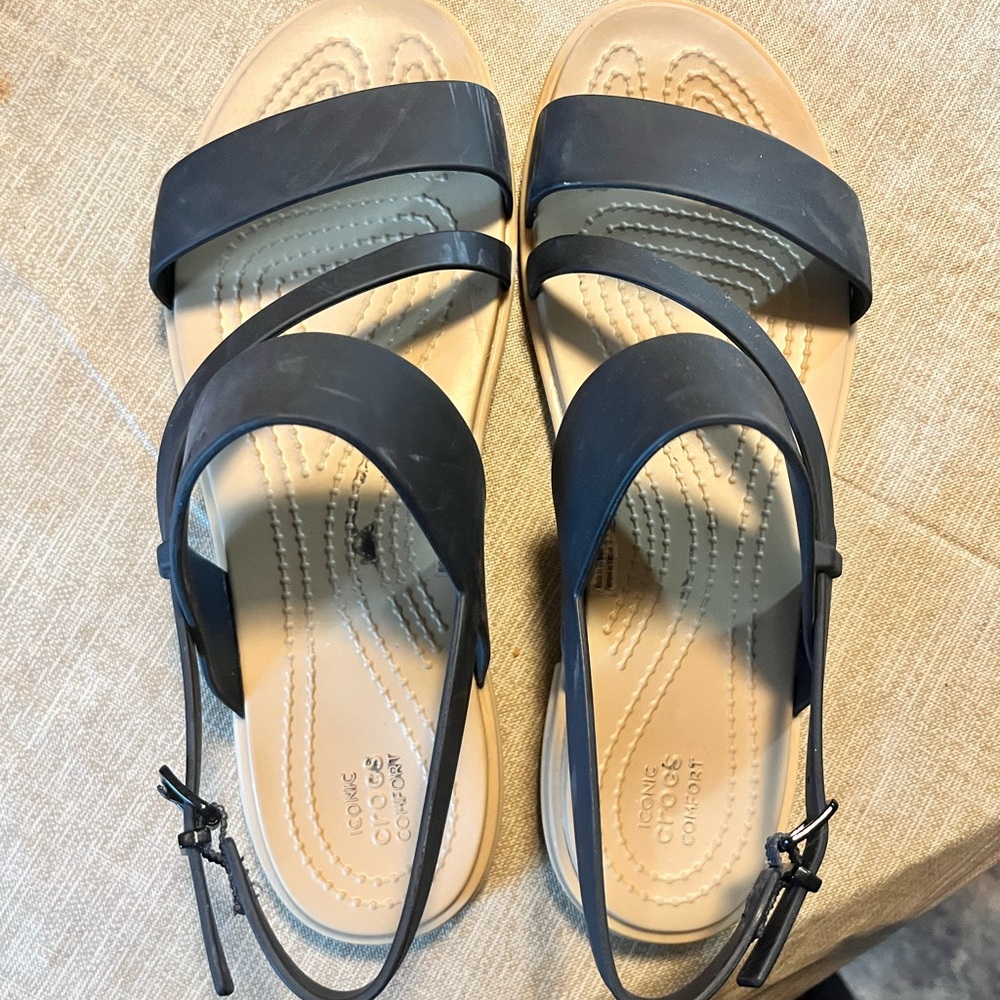 Crocs Sandals Womens 8 Black